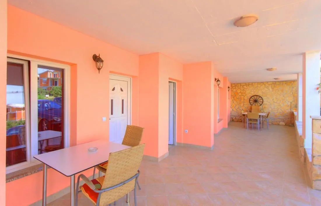 4 Palme Apartments A Funtana